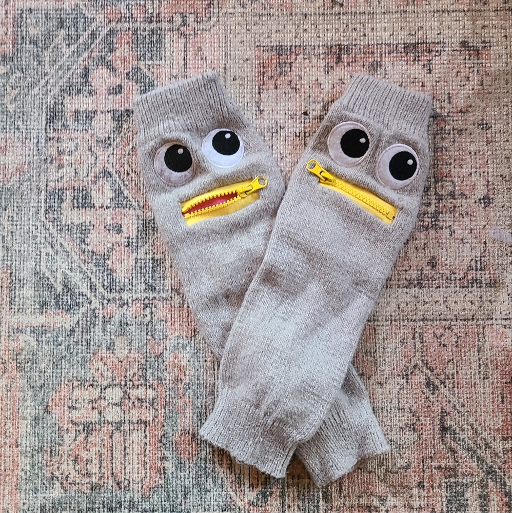 Legwarmers with zippers